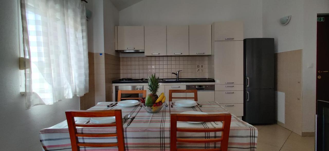 Apartment Dea Trogir Eksteriør bilde